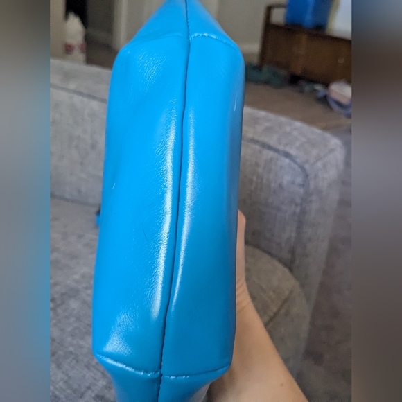 Patricia Nash Tinchi Convertible Sling Bag, Turquoise Leather - Picture 6 of 15